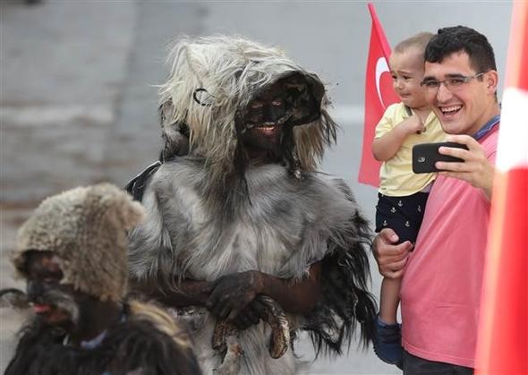 Balıkesir'in kurtuluş coşkusuna 'tülütabaklar' damga vurdu