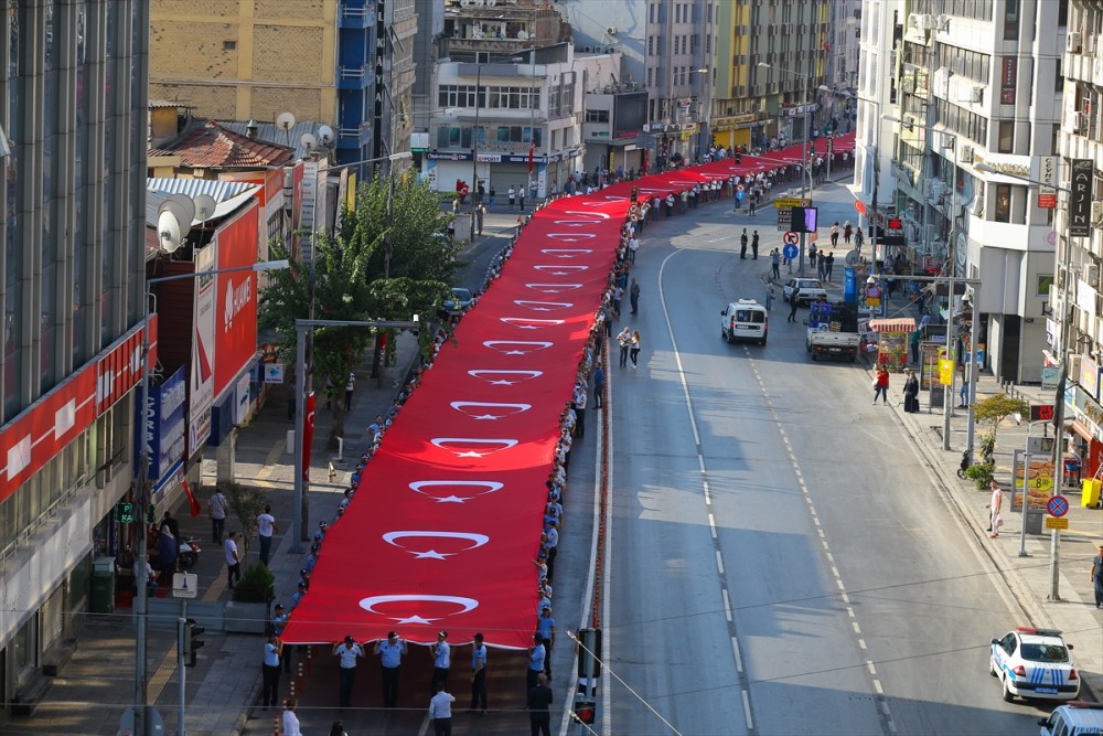 İzmir'in düşman işgalinden kurtuluşunun 96. yıl dönümü