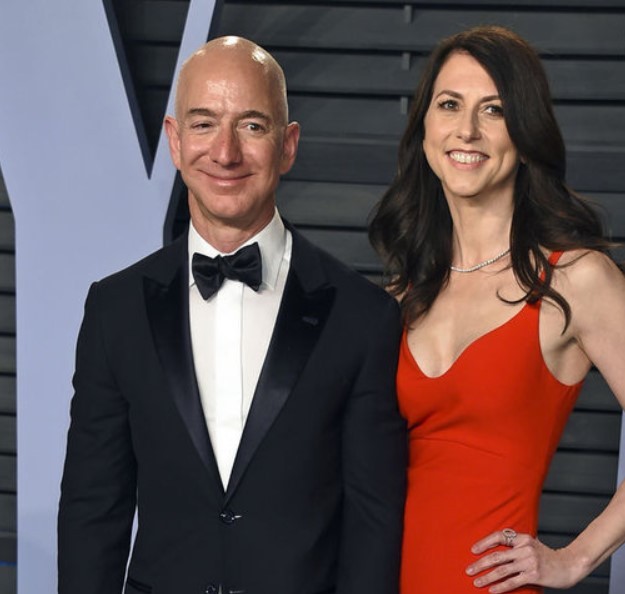 Jeff Bezos gönlünü Lauren Sanchez'e mi kaptırdı?