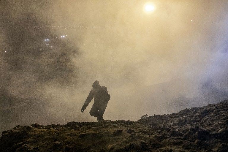 ABD'den göçmenlere göz yaşartıcı gazla müdahale