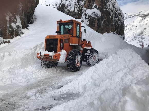 Hakkari'de kar kalınlığı 3 metreyi buldu