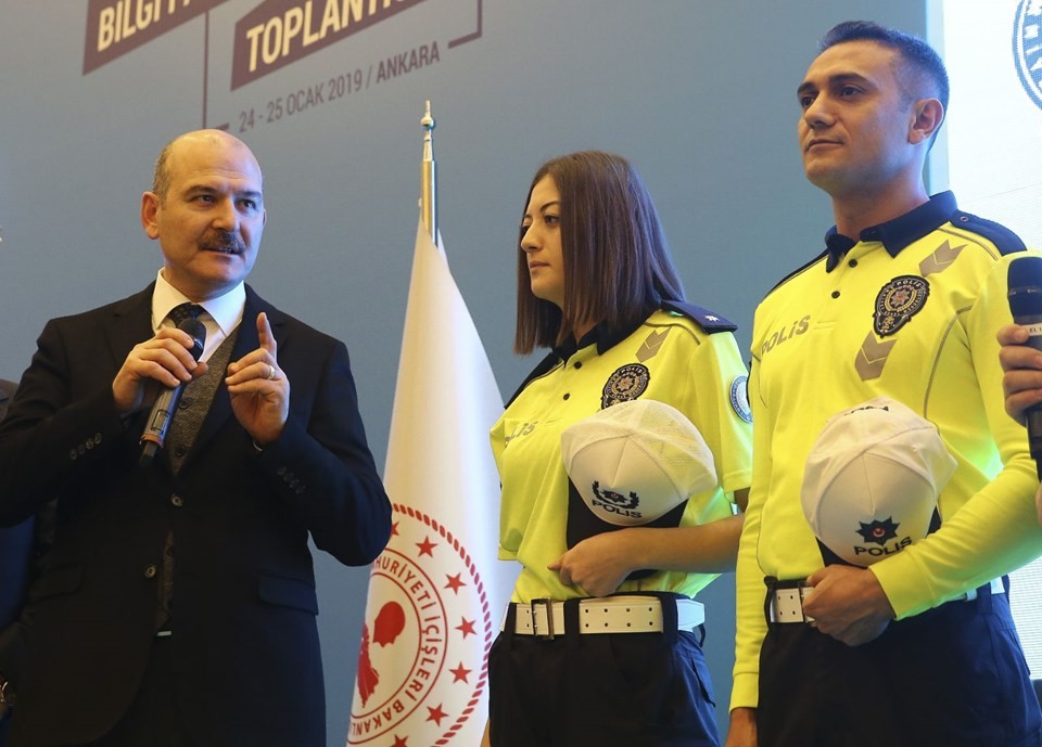 Trafik polislerine yeni üniforma