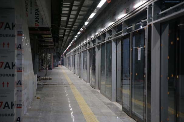 Kabataş-Mahmutbey metrosuna ilk araç indirildi