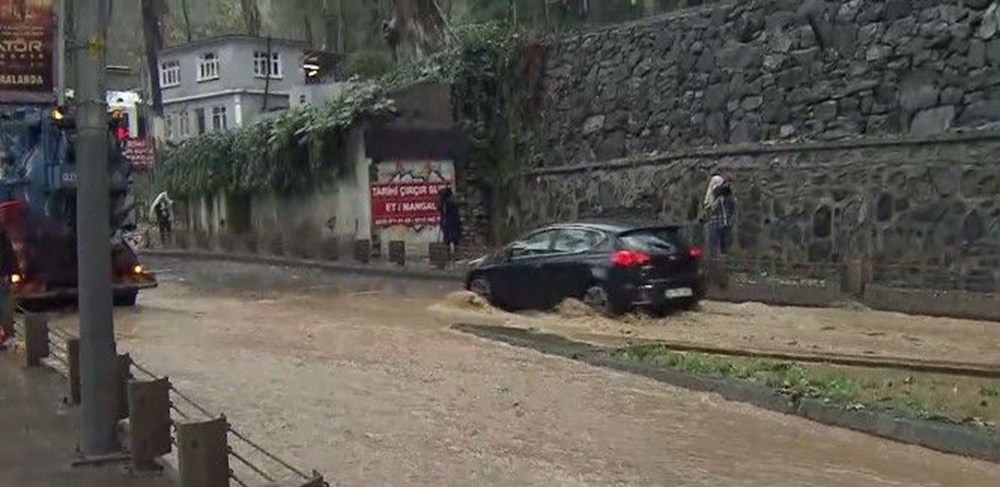 Beykoz ve Sarıyer'de yollar göle döndü