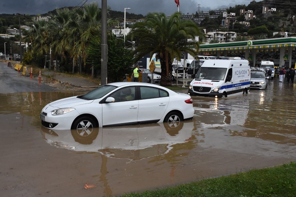 Turizm cennetinde kabus! Bodrum sular altında