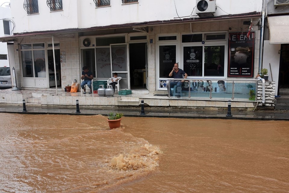 Turizm cennetinde kabus! Bodrum sular altında