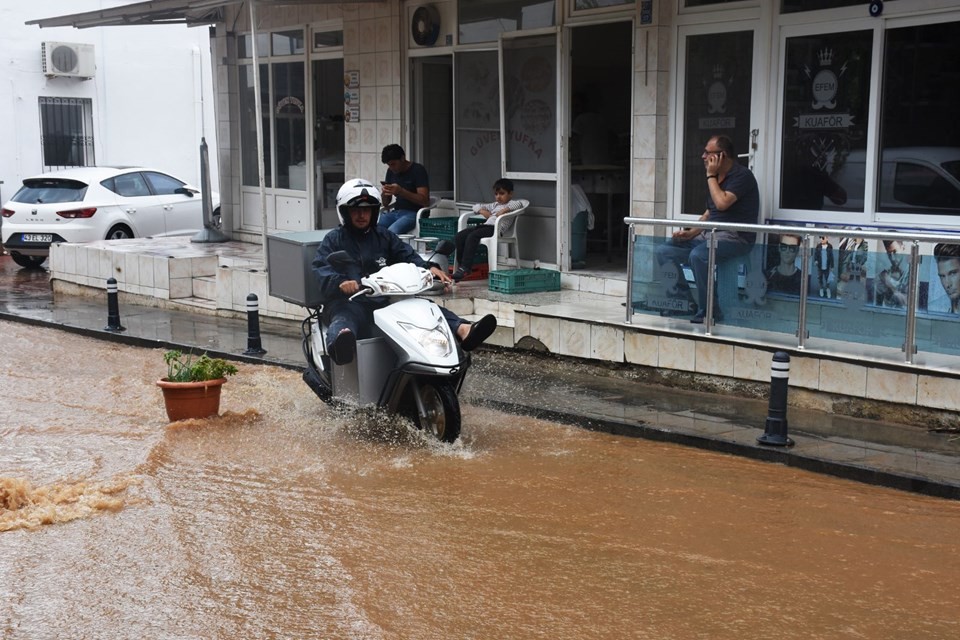 Turizm cennetinde kabus! Bodrum sular altında