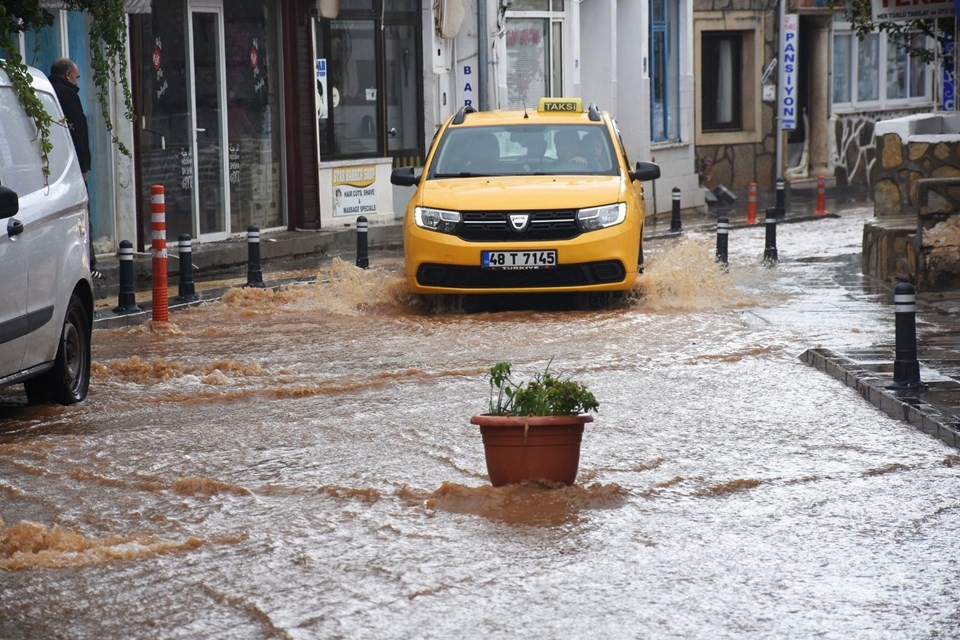 Turizm cennetinde kabus! Bodrum sular altında