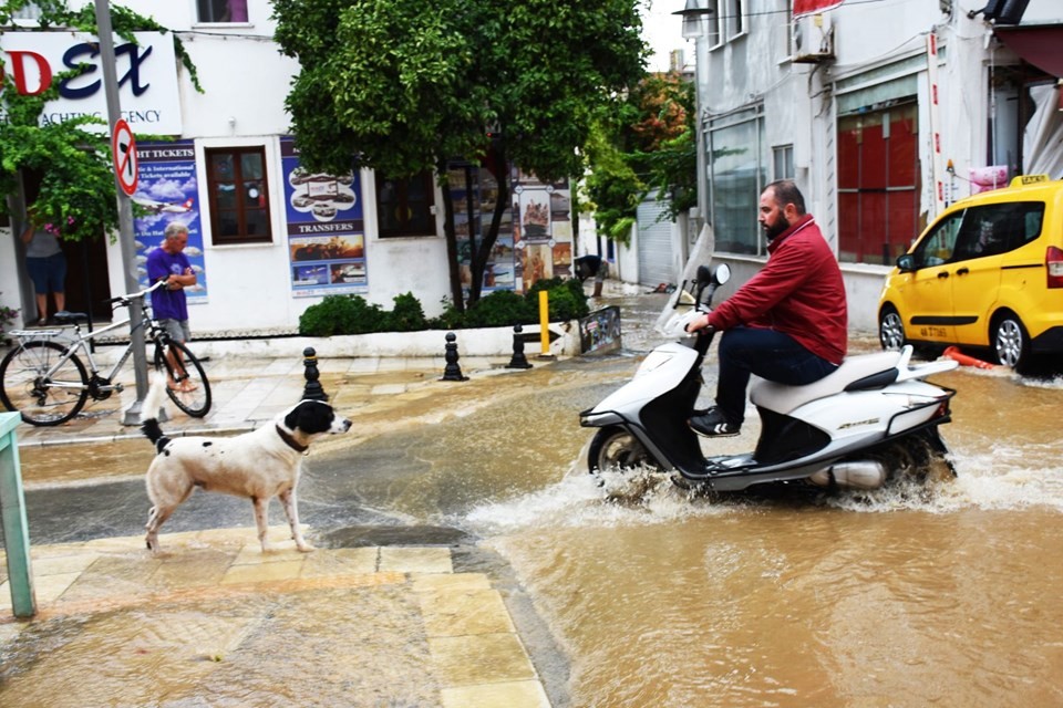 Turizm cennetinde kabus! Bodrum sular altında