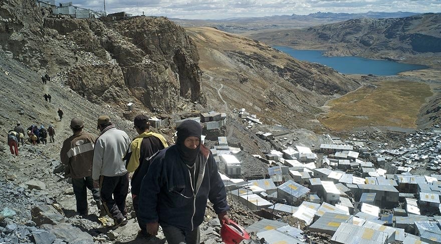 Dünyanın en yüksekteki yerleşim merkezi La Rinconada