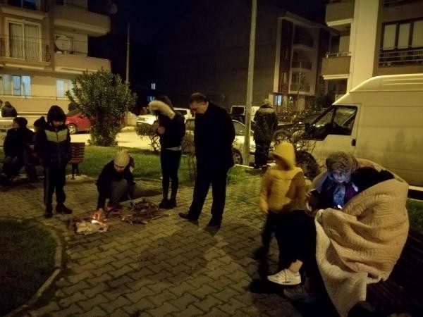 Evlerine giremeyen Balıkesirlilere belediyeden çorba ikramı