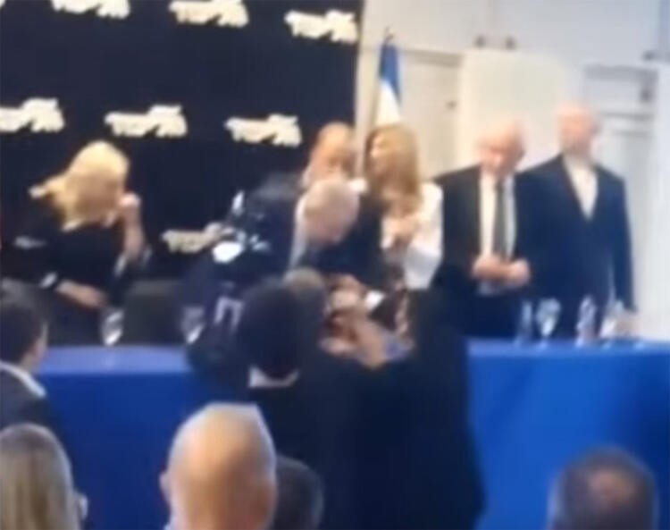 Gizli servis Netanyahu'yu kaçırdı