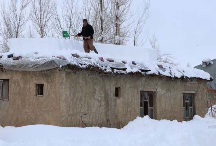 Doğu'da kar esareti... Tam 5 metre