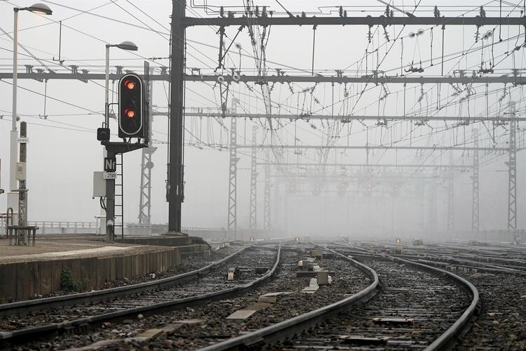 Avrupa'nın kalbinde isyan: Okullar kapatıldı uçak ve tren seferleri iptal