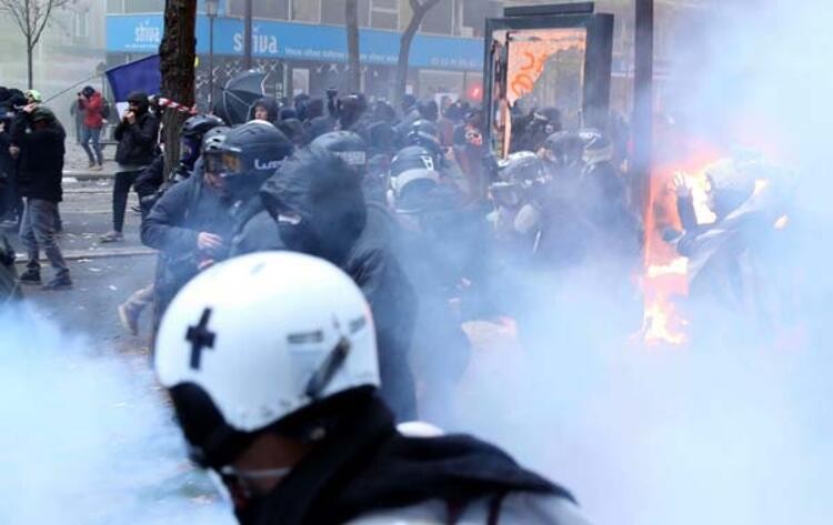 Fransa'da hayat durdu! Her yer yangın yerine döndü...