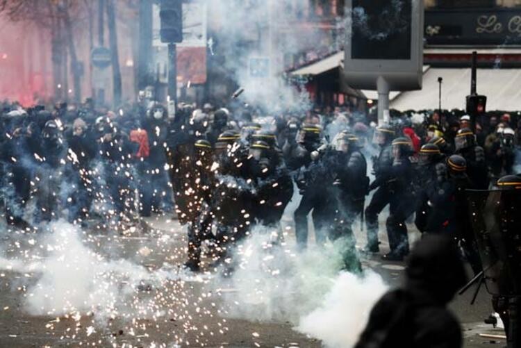 Fransa'da hayat durdu! Her yer yangın yerine döndü...