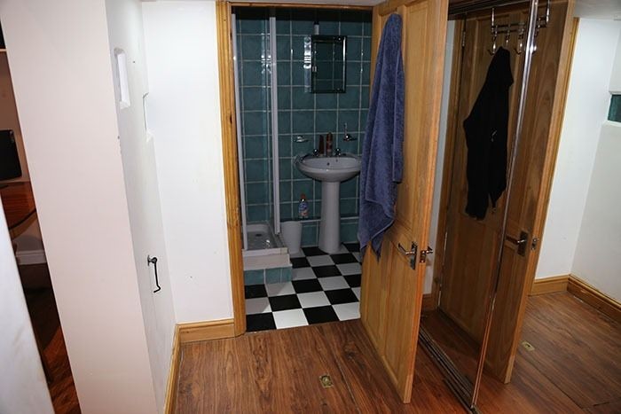 Kiraladığı apartmanda keşfettiği kapağın altından bakın ne çıktı