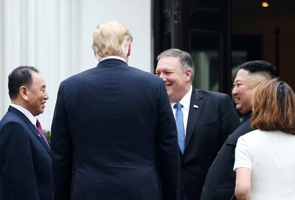 Trump ile Kim Jong Un ikinci kez bir araya geldi