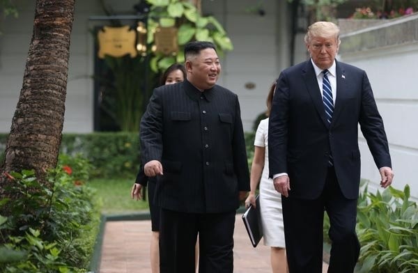 Trump ile Kim Jong Un ikinci kez bir araya geldi