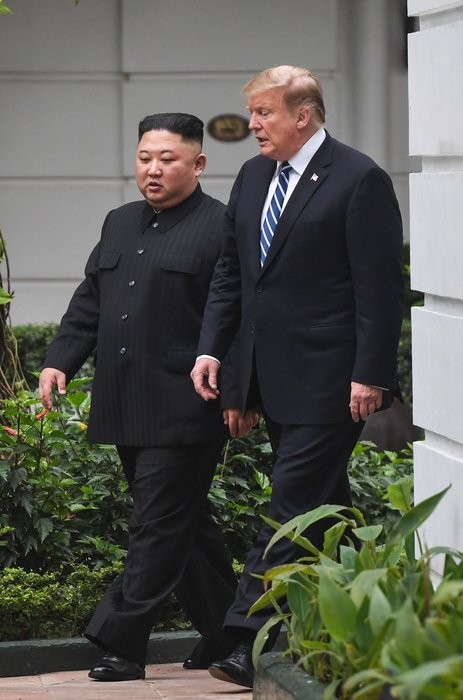 Trump ile Kim Jong Un ikinci kez bir araya geldi