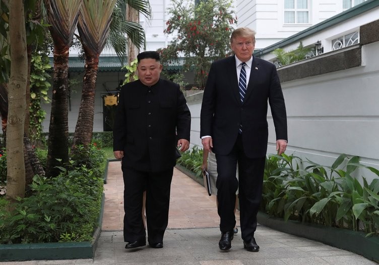 Trump ile Kim Jong Un ikinci kez bir araya geldi