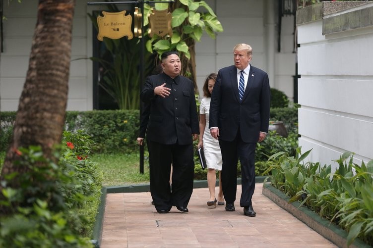 Trump ile Kim Jong Un ikinci kez bir araya geldi