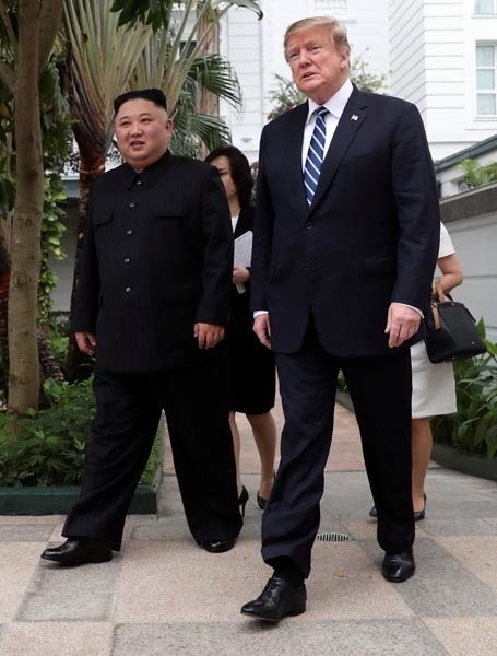 Trump ile Kim Jong Un ikinci kez bir araya geldi