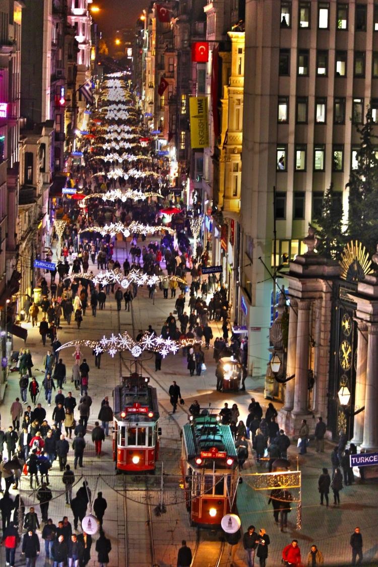 İstanbul'u en çok ve en az hangi ülke vatandaşları ziyaret ediyor?