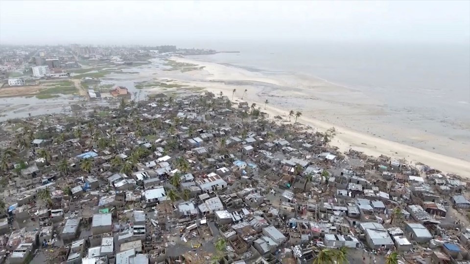 Tropik fırtına Mozambik'i vurdu: Yüzlerce ölü