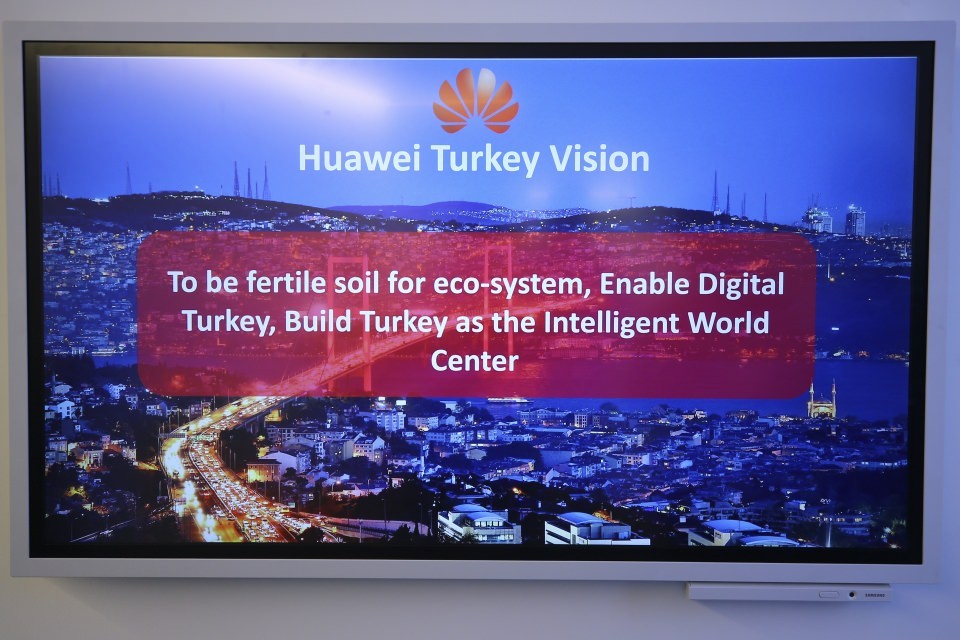 Huawei Türk mühendisler sırtladı