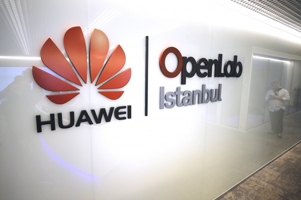 Huawei Türk mühendisler sırtladı