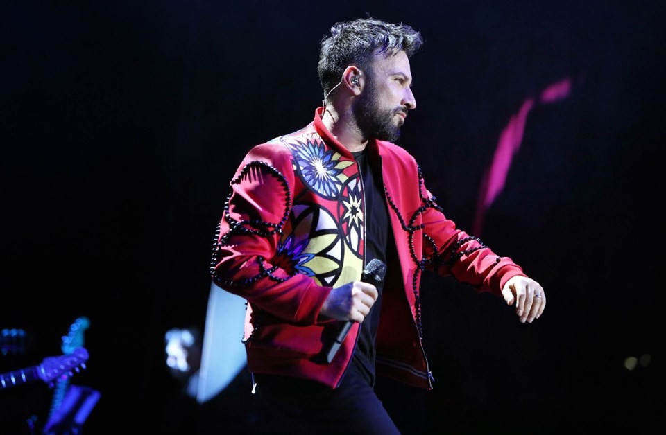 Tarkan Prens Harry'e komşu oluyor