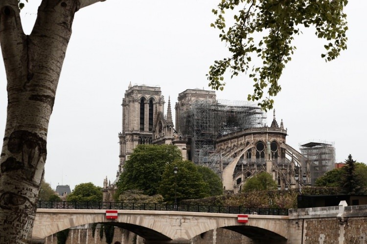 Notre Dame Katedrali yangın sonrası içeriden ilk kez görüntülendi!