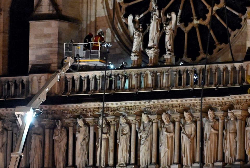 Notre Dame Katedrali yangın sonrası içeriden ilk kez görüntülendi!