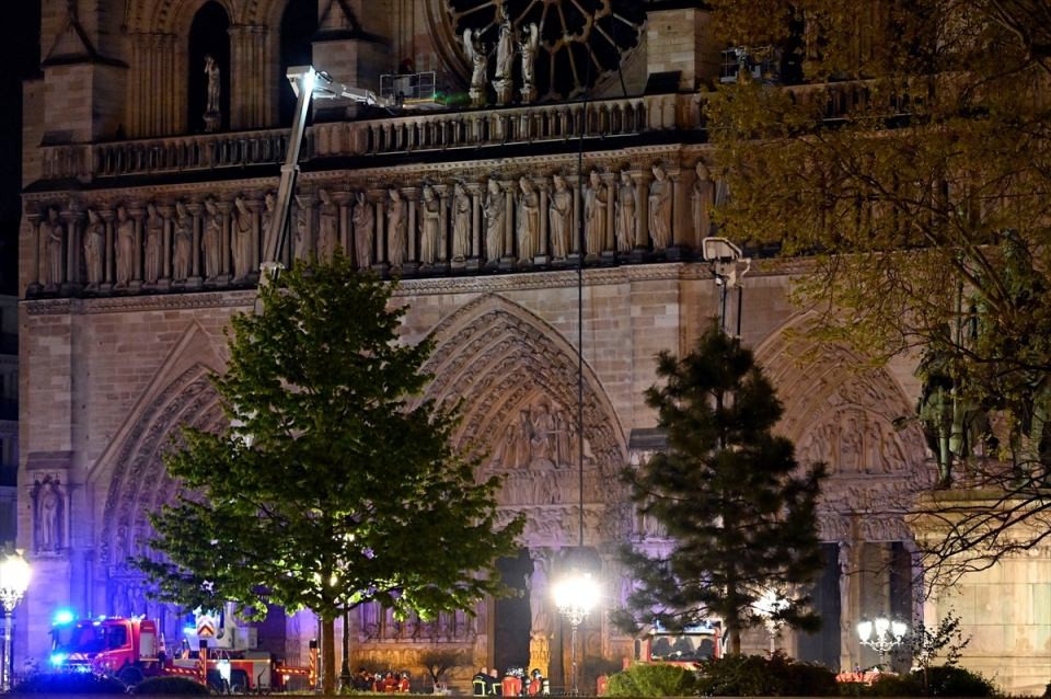 Notre Dame Katedrali yangın sonrası içeriden ilk kez görüntülendi!