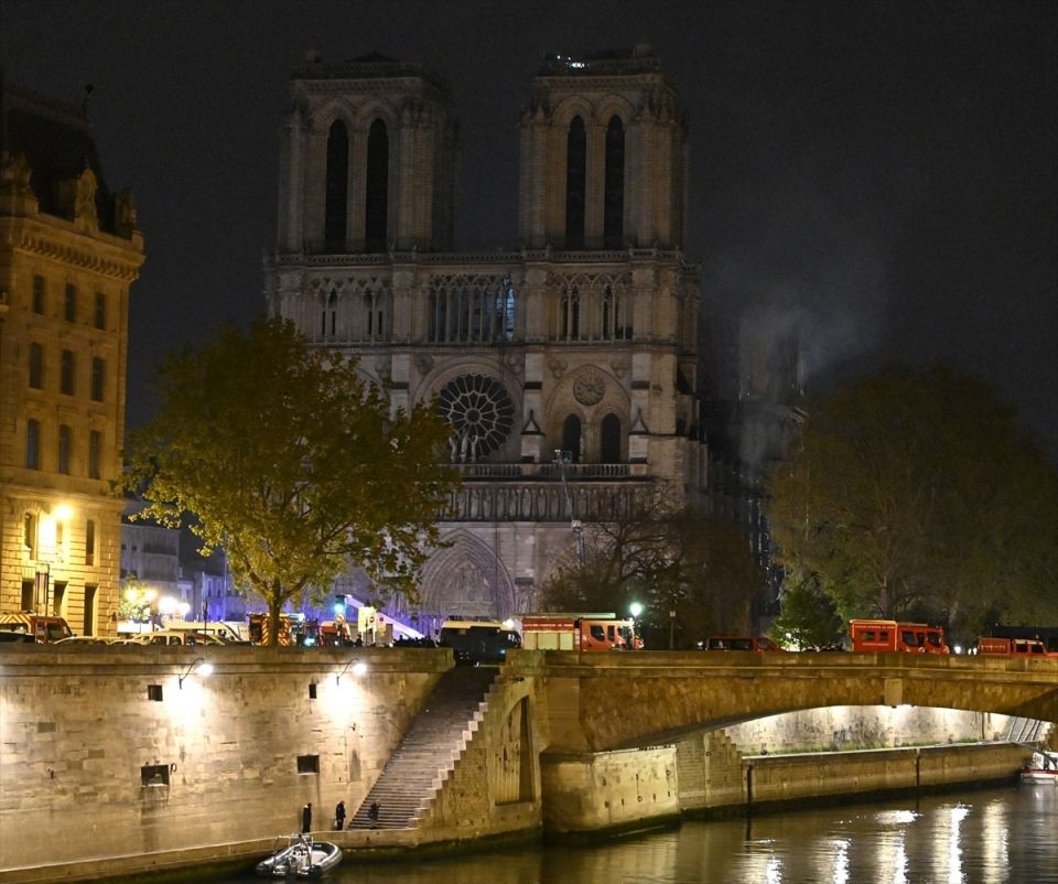 Notre Dame Katedrali yangın sonrası içeriden ilk kez görüntülendi!