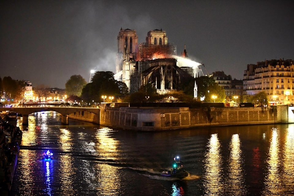 Notre Dame Katedrali yangın sonrası içeriden ilk kez görüntülendi!