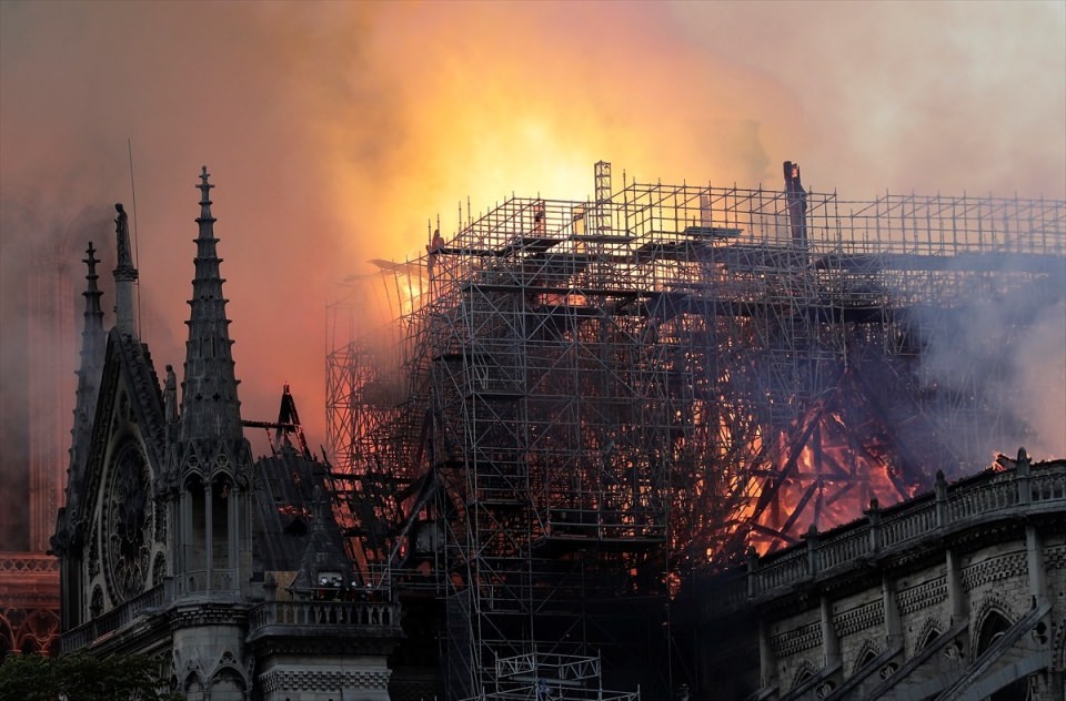 Notre Dame Katedrali yangın sonrası içeriden ilk kez görüntülendi!