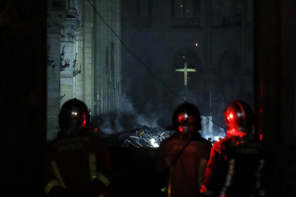 Notre Dame Katedrali yangın sonrası içeriden ilk kez görüntülendi!