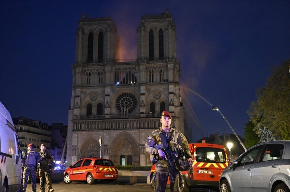 Notre Dame Katedrali yangın sonrası içeriden ilk kez görüntülendi!