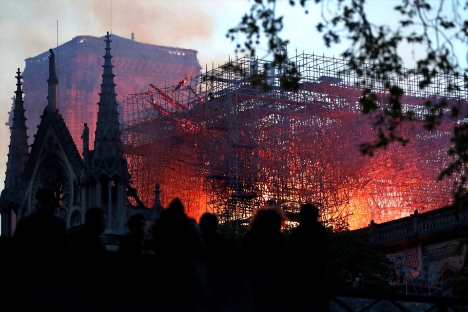 Notre Dame Katedrali yangın sonrası içeriden ilk kez görüntülendi!