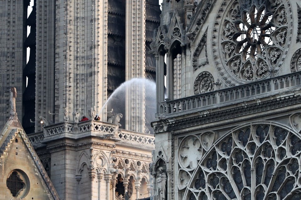 Notre Dame yangınından kurtarılan tarihi eserler