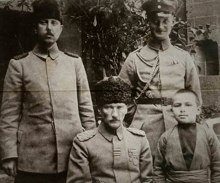 Mustafa Kemal Atatürk'ün çocuk sevgisi