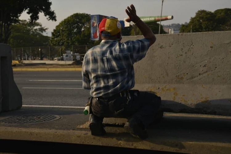 Venezuela'da darbe girişimi! İlk fotoğraflar...