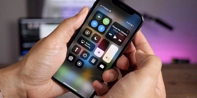 Apple'ın en küçük telefonu geliyor! iPhone XE