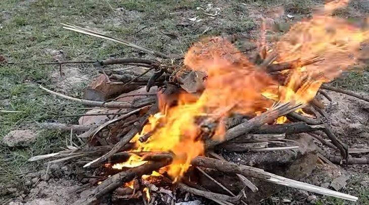 Hindistan cevizi ve karpuzun içinde yemek yaptı!