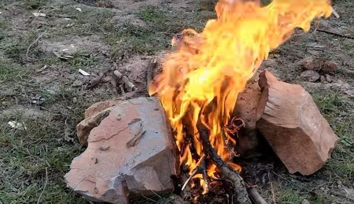 Hindistan cevizi ve karpuzun içinde yemek yaptı!