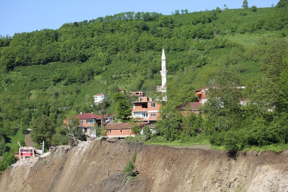 Ordu'da heyelanda 15 ev yıkıldı!