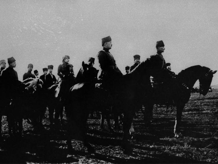 İşte Genelkurmay arşivinden o özel Atatürk fotoğrafları