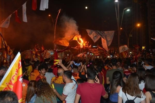 Türkiye'nin dört bir yanında kutlama! Şampiyonluk coşkusu